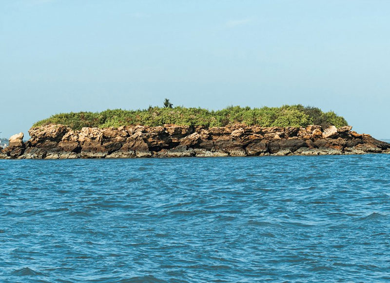 Beyt Island
